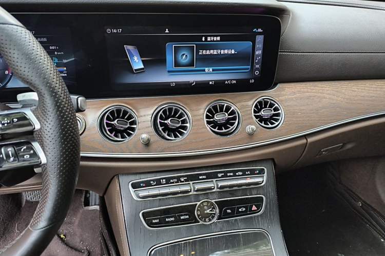 Used Mercedes-Benz E-Class 2016 E 200 L Audio And AC Panel