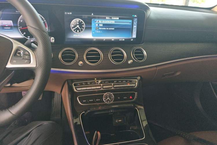 Used Mercedes-Benz E-Class 2016 E 200 L Sport Edition Audio And AC Panel