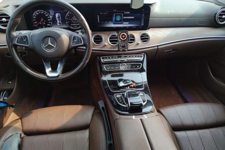 Used Mercedes-Benz E-Class 2016 E 200 L Audio And AC Panel