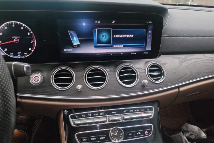 Used Mercedes-Benz E-Class 2016 E 200 L Sport Edition Audio And AC Panel