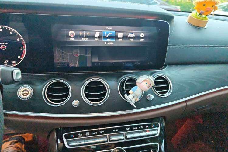 Used Mercedes-Benz E-Class 2016 E 200 L Sport Edition Audio And AC Panel