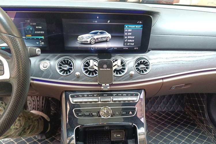 Used Mercedes-Benz E-Class 2016 E 300 L Sporty and Stylish Model Audio And AC Panel