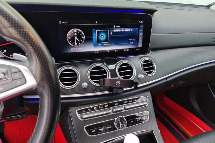 Used Mercedes-Benz E-Class 2016 E 200 L Audio And AC Panel