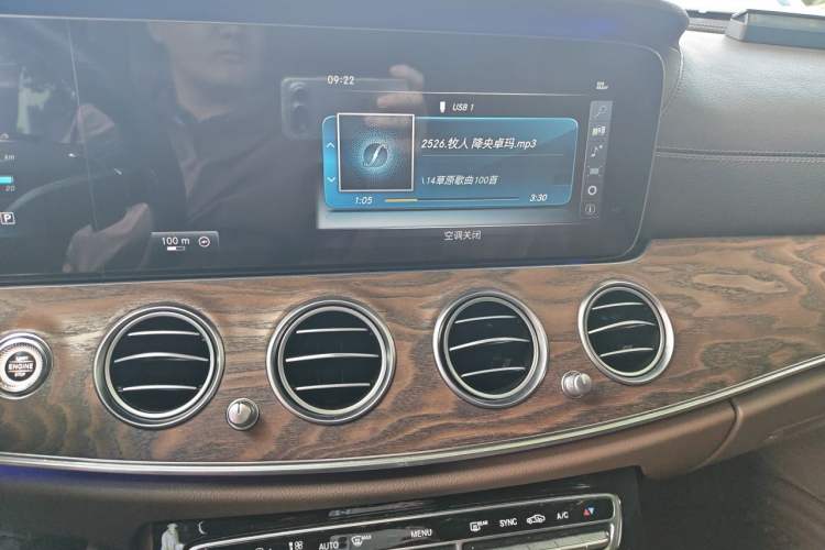 Used Mercedes-Benz E-Class 2016 E 200 L Audio And AC Panel