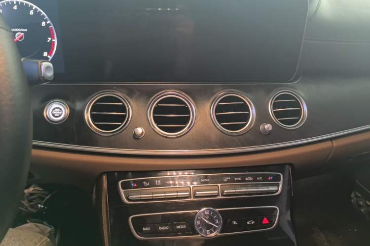 Used Mercedes-Benz E-Class 2016 E 200 L Sport Edition Audio And AC Panel