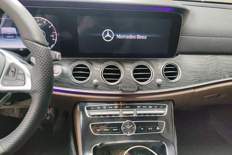 Used Mercedes-Benz E-Class 2016 E 200 L Sport Edition Audio And AC Panel