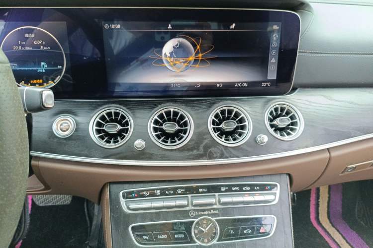 Used Mercedes-Benz E-Class 2016 E 200 L Sport Edition Audio And AC Panel