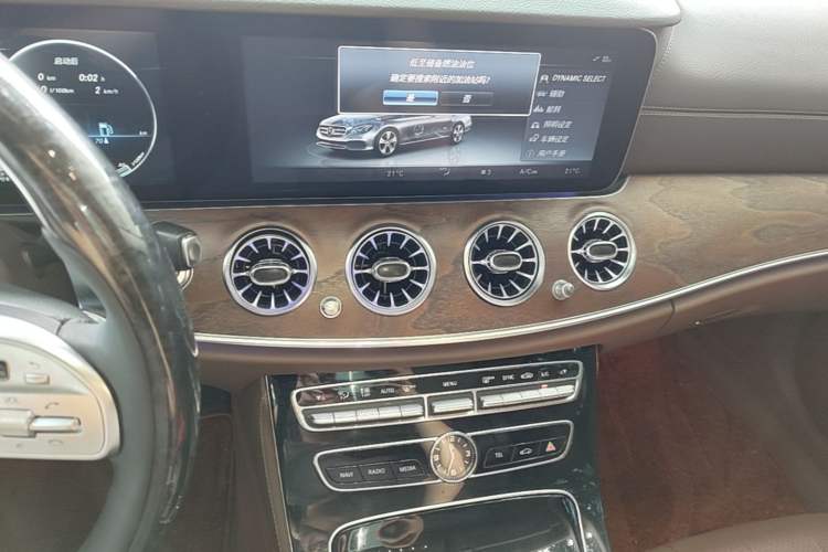 Used Mercedes-Benz E-Class 2016 E 200 L Sport Edition Audio And AC Panel