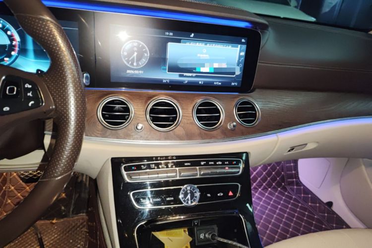 Used Mercedes-Benz E-Class 2016 E 200 L Audio And AC Panel