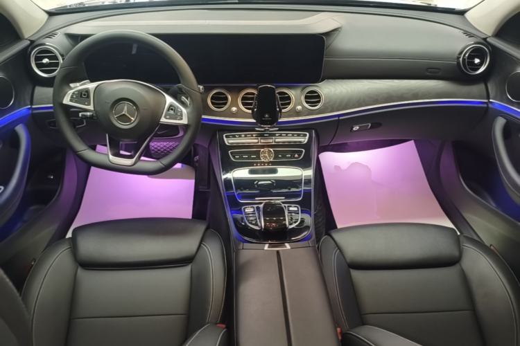 Used Mercedes-Benz E-Class 2016 E 200 L Sport Edition Center Console