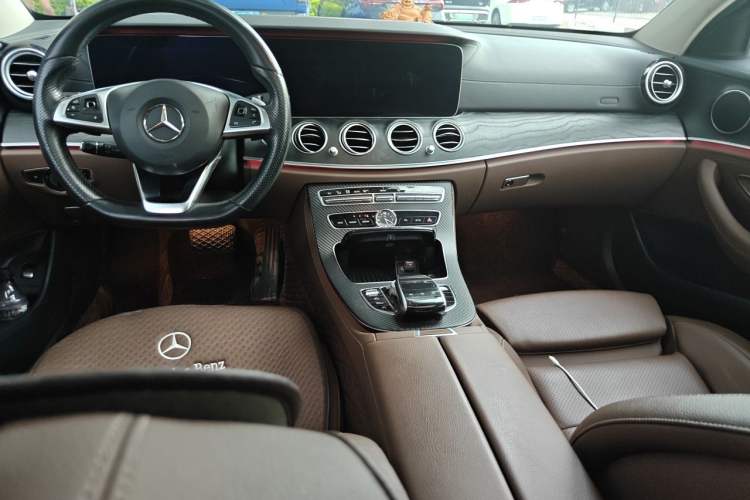 Used Mercedes-Benz E-Class 2016 E 200 L Sport Edition Center Console