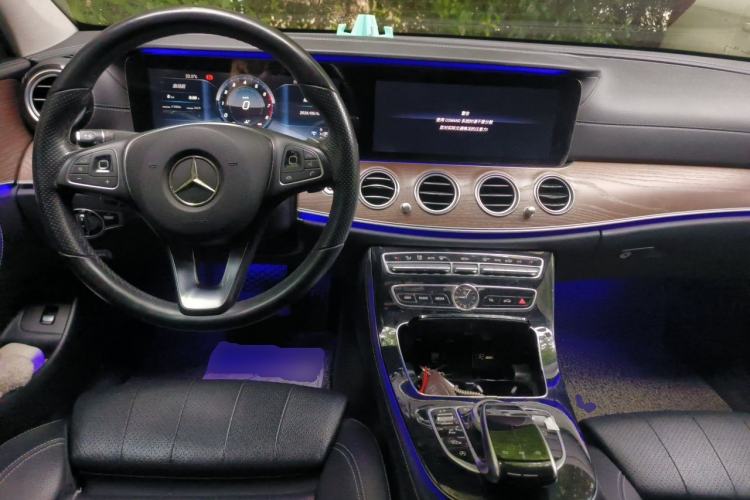 Used Mercedes-Benz E-Class 2016 E 200 L Center Console