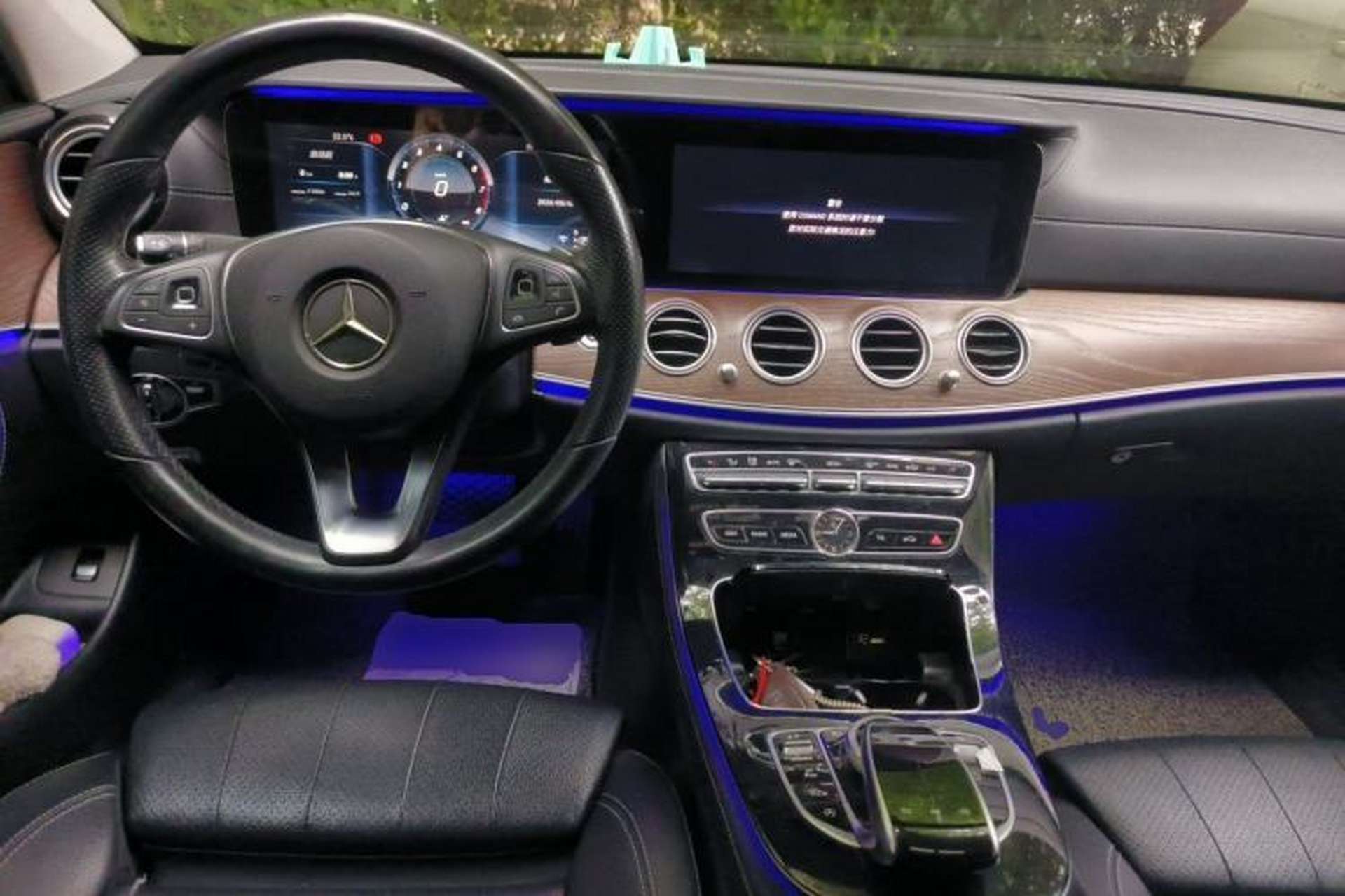 Used Mercedes-Benz E-Class 2016 E 200 L Center Console