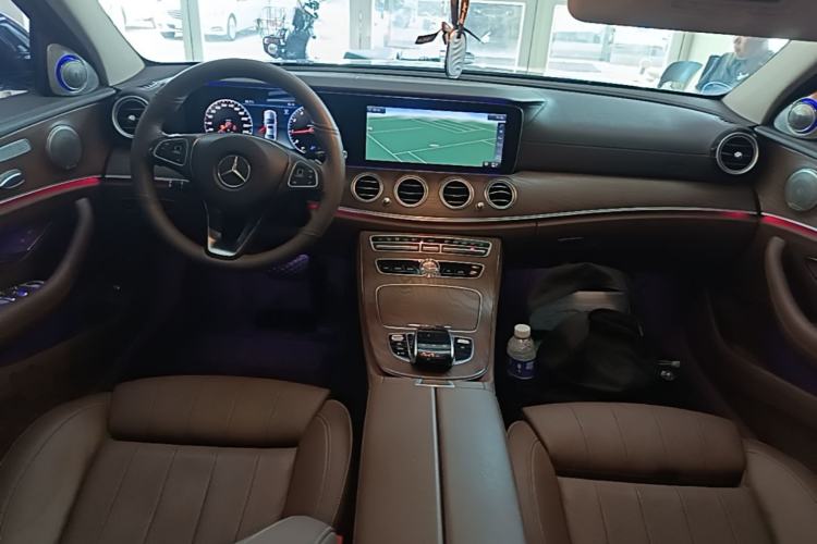 Used Mercedes-Benz E-Class 2016 E 200 L Center Console