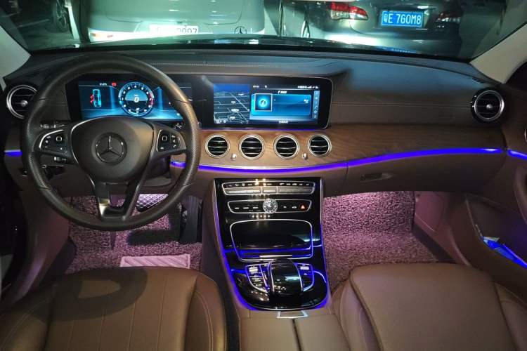 Used Mercedes-Benz E-Class 2016 E 300 L Stylish Model Center Console