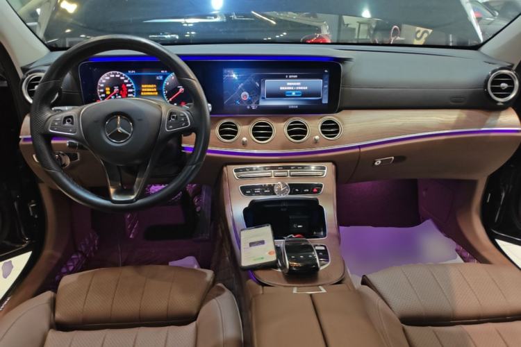 Used Mercedes-Benz E-Class 2016 E 200 L Center Console