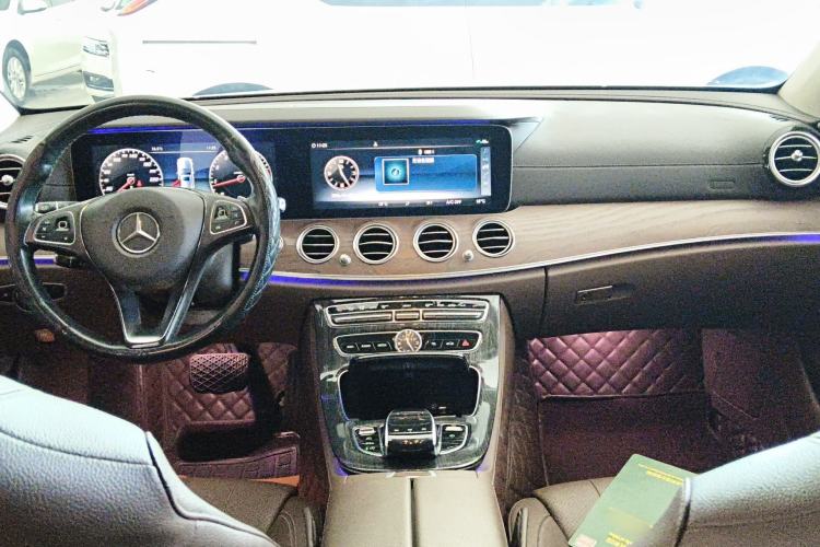 Used Mercedes-Benz E-Class 2016 E 200 L Center Console