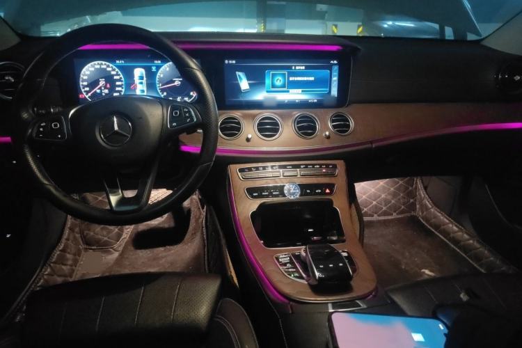 Used Mercedes-Benz E-Class 2016 E 200 L Center Console