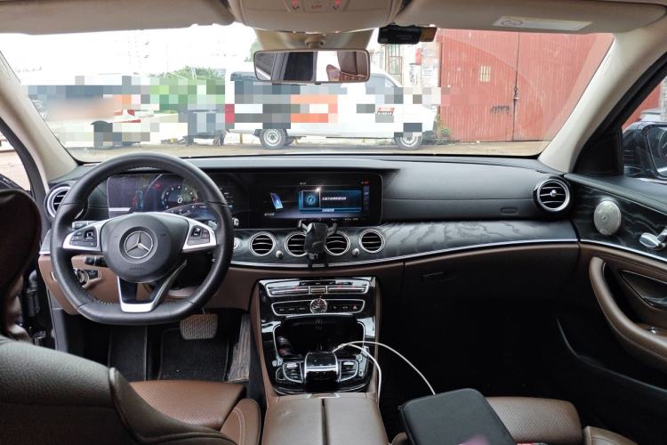 Used Mercedes-Benz E-Class 2016 E 200 L Sport Edition Center Console