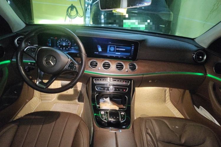 Used Mercedes-Benz E-Class 2016 E 300 L Stylish Model Center Console