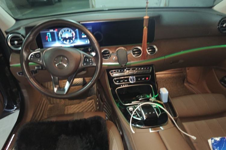 Used Mercedes-Benz E-Class 2016 E 200 L Center Console