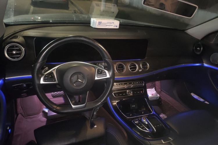 Used Mercedes-Benz E-Class 2016 E 200 L Sport Edition Center Console