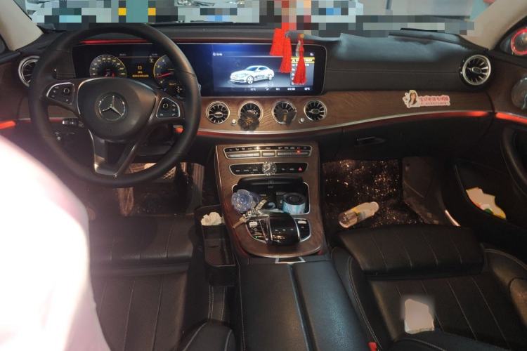 Used Mercedes-Benz E-Class 2016 E 200 L Center Console