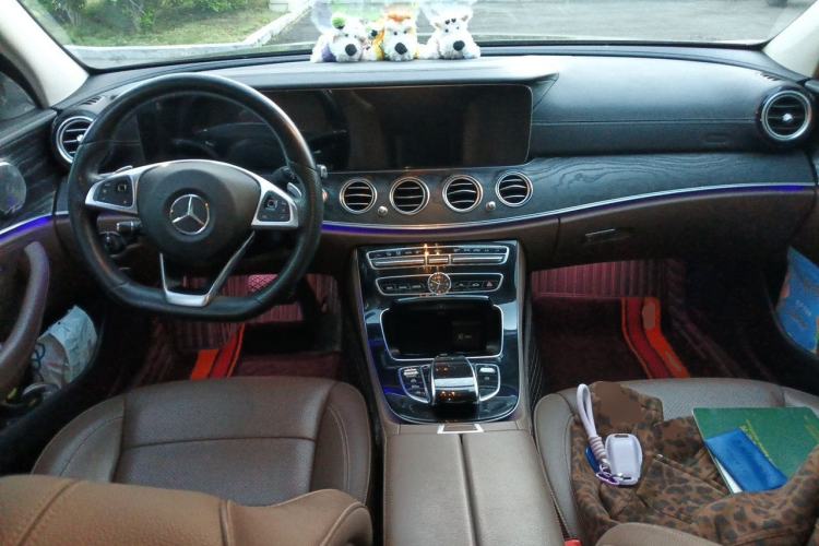 Used Mercedes-Benz E-Class 2016 E 300 L Stylish Model Center Console