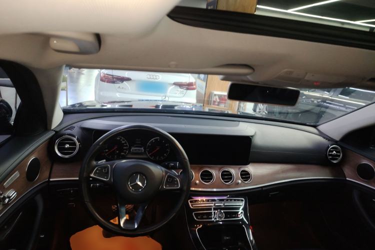 Used Mercedes-Benz E-Class 2016 E 300 L Stylish Model Center Console