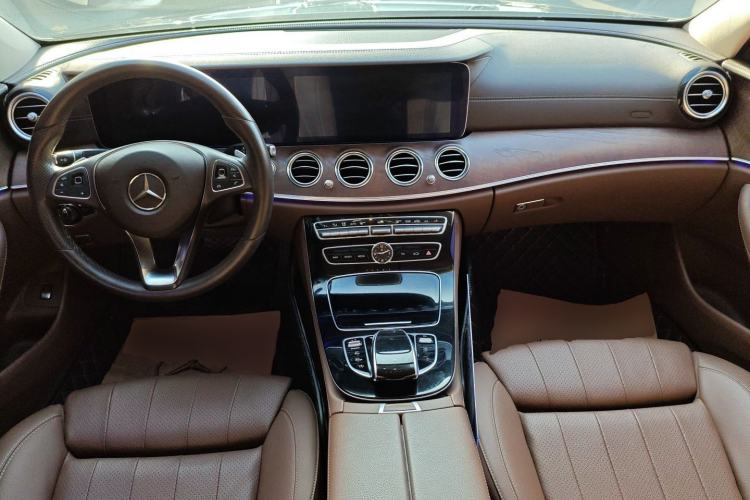 Used Mercedes-Benz E-Class 2016 E 200 L Center Console