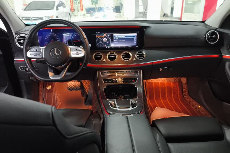 Used Mercedes-Benz E-Class 2016 E 200 L Sport Edition Center Console