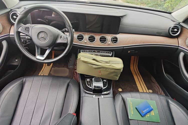 Used Mercedes-Benz E-Class 2016 E 300 L Stylish Model Center Console