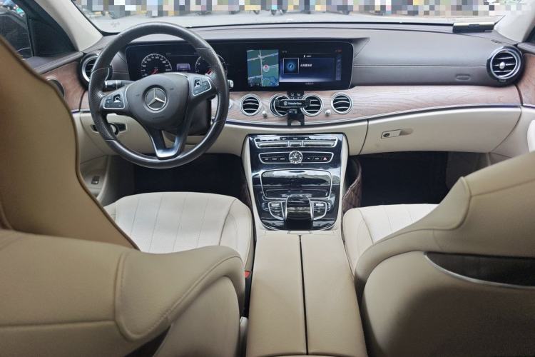 Used Mercedes-Benz E-Class 2016 E 300 L Luxury Model Center Console