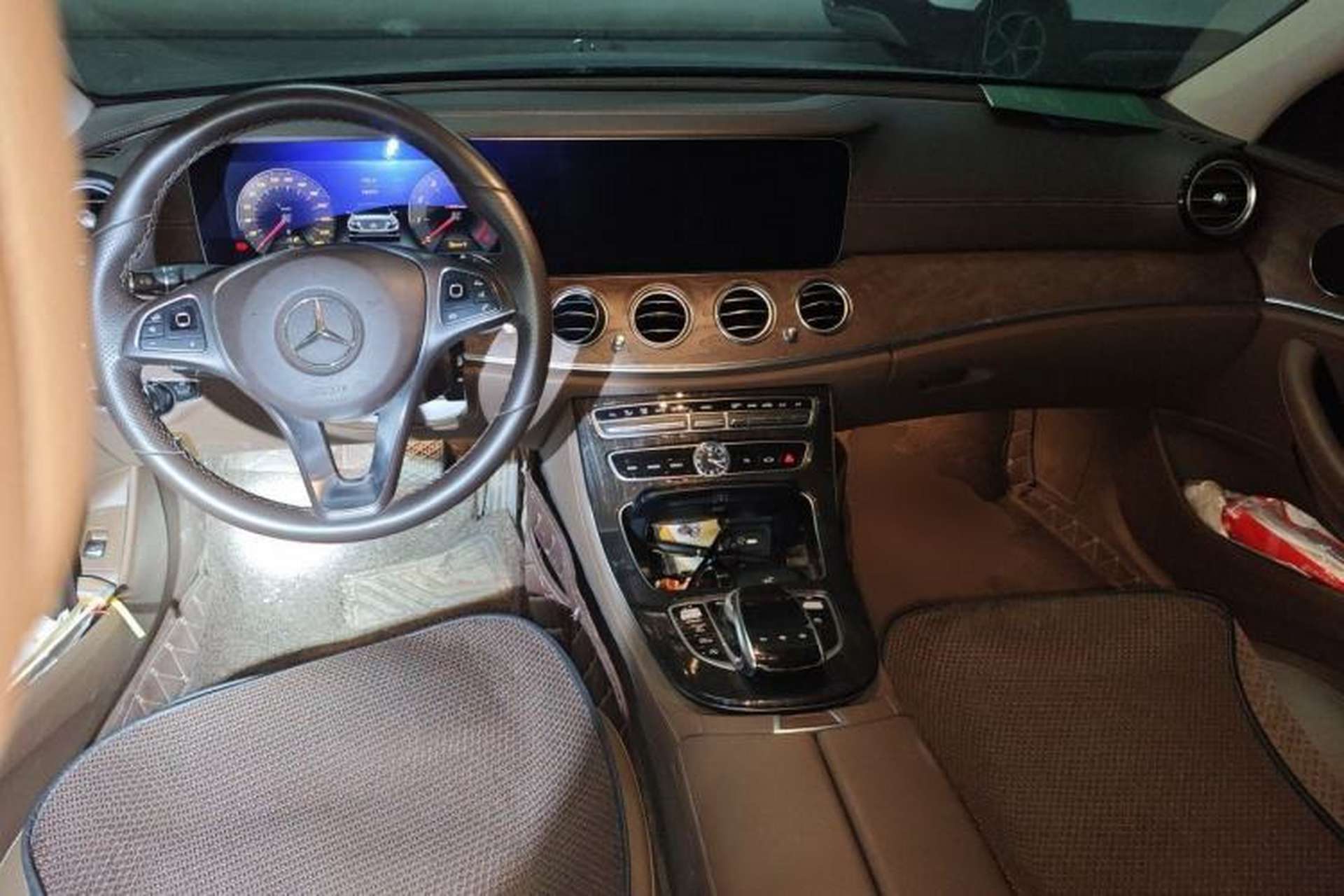 Used Mercedes-Benz E-Class 2016 E 200 L Center Console