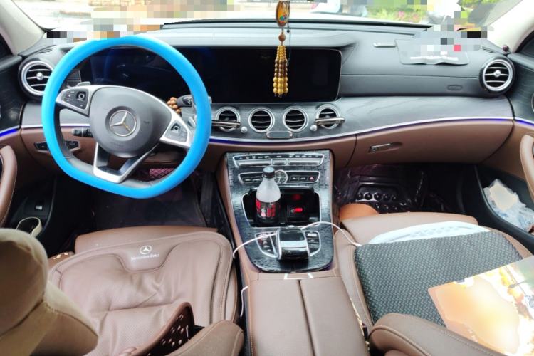 Used Mercedes-Benz E-Class 2016 E 200 L Sport Edition Center Console