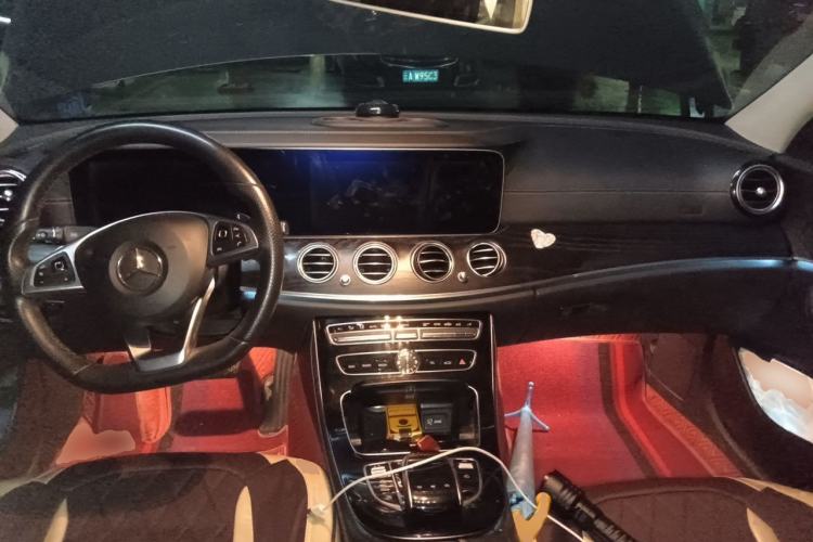 Used Mercedes-Benz E-Class 2016 E 200 L Sport Edition Center Console