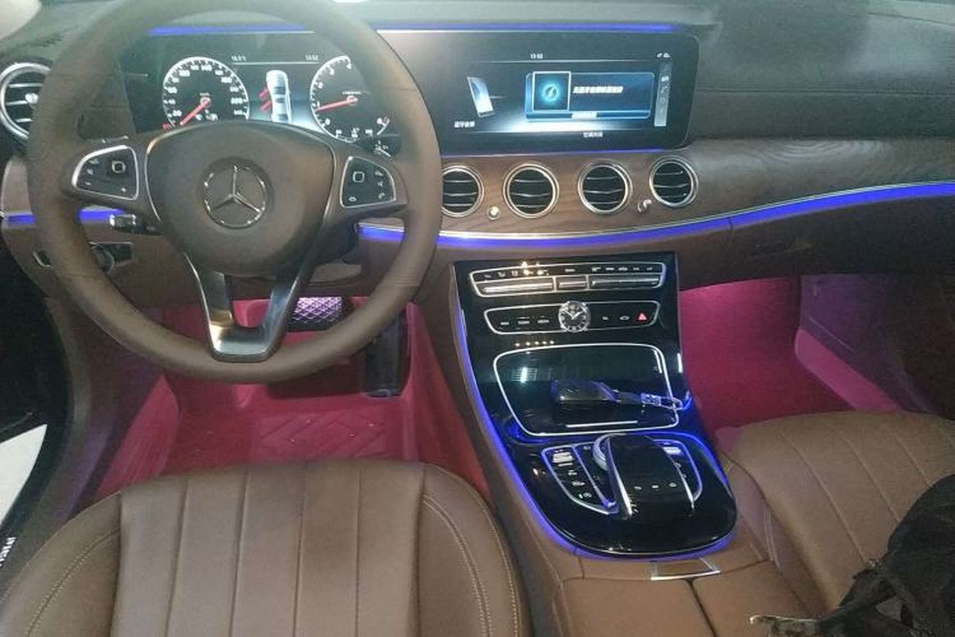 Used Mercedes-Benz E-Class 2016 E 300 L Luxury Model Center Console