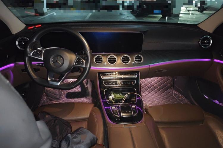 Used Mercedes-Benz E-Class 2016 E 200 L Sport Edition Center Console