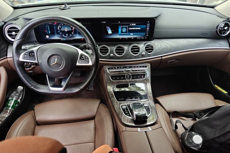 Used Mercedes-Benz E-Class 2016 E 200 L Sport Edition Center Console