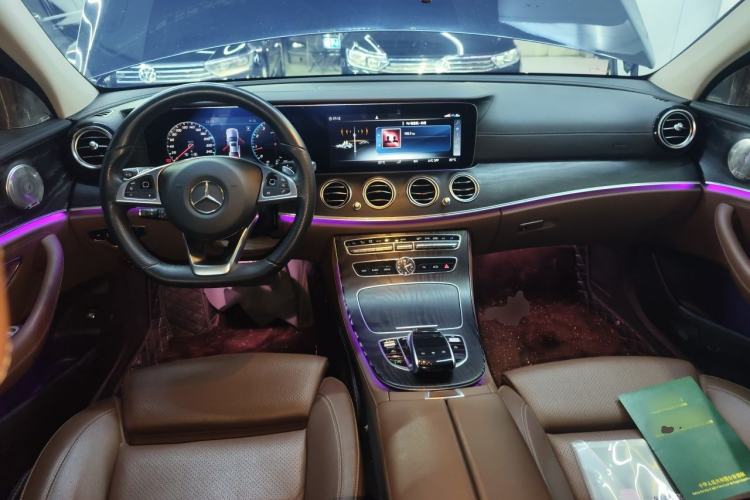 Used Mercedes-Benz E-Class 2016 E 200 L Sport Edition Center Console