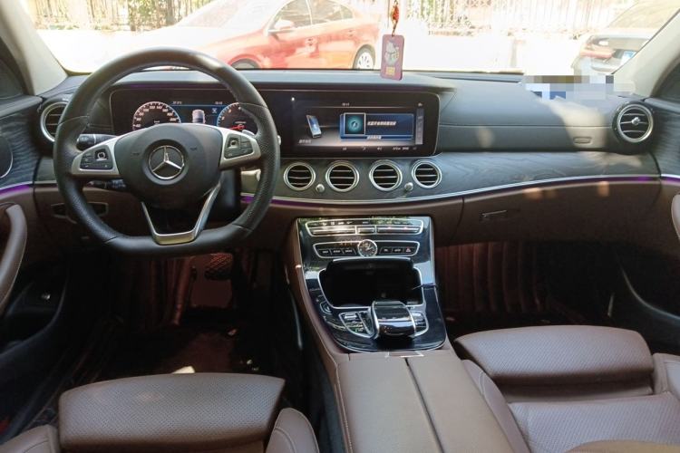 Used Mercedes-Benz E-Class 2016 E 200 L Sport Edition Center Console
