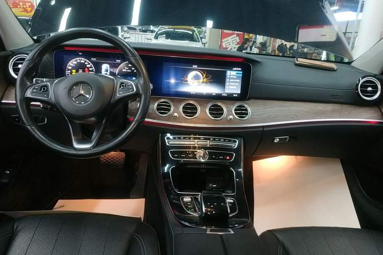 Used Mercedes-Benz E-Class 2016 E 300 L Stylish Model Center Console