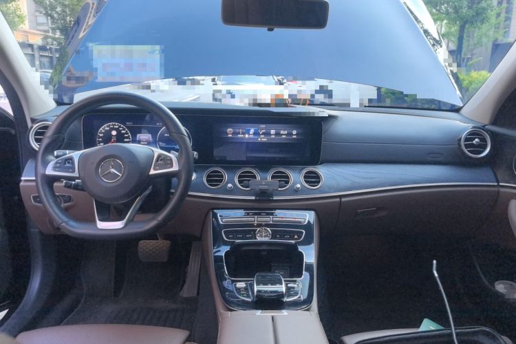 Used Mercedes-Benz E-Class 2016 E 200 L Sport Edition Center Console