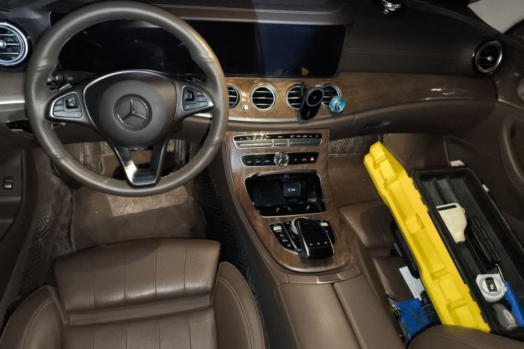 Used Mercedes-Benz E-Class 2016 E 200 L Center Console