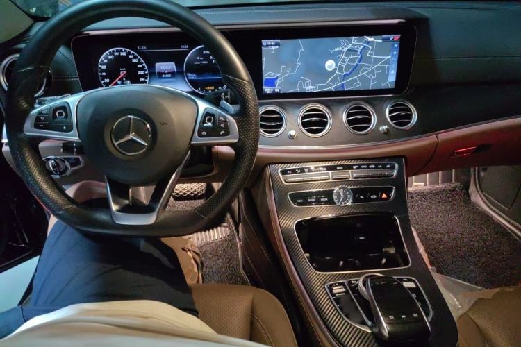 Used Mercedes-Benz E-Class 2016 E 300 L Sport Luxury Model Center Console