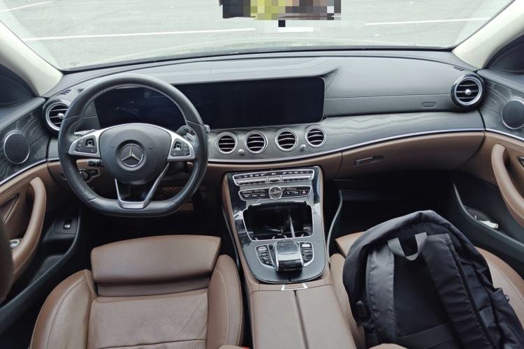 Used Mercedes-Benz E-Class 2016 E 200 L Sport Edition Center Console