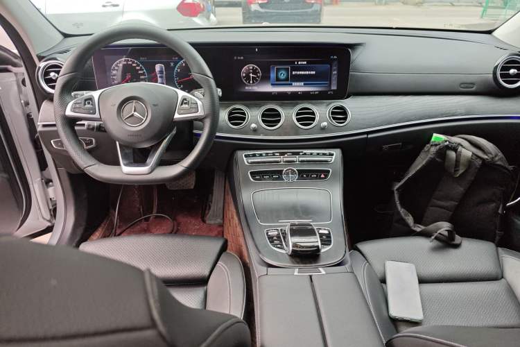 Used Mercedes-Benz E-Class 2016 E 200 L Sport Edition Center Console