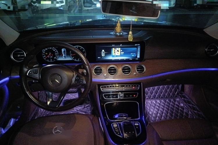 Used Mercedes-Benz E-Class 2016 E 200 L Center Console