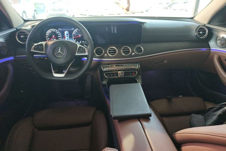 Used Mercedes-Benz E-Class 2016 E 200 L Sport Edition Center Console