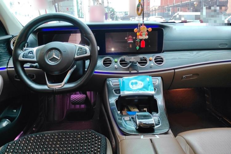 Used Mercedes-Benz E-Class 2016 E 300 L Sport Luxury Model Center Console